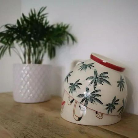 The Little House, Boutique Home Near The Sea 奇切斯特 外观 照片